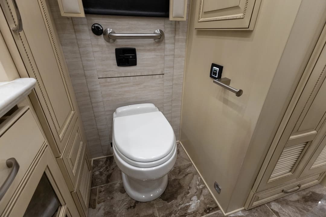 2023 Newmar Essex Motorhome - Image 30