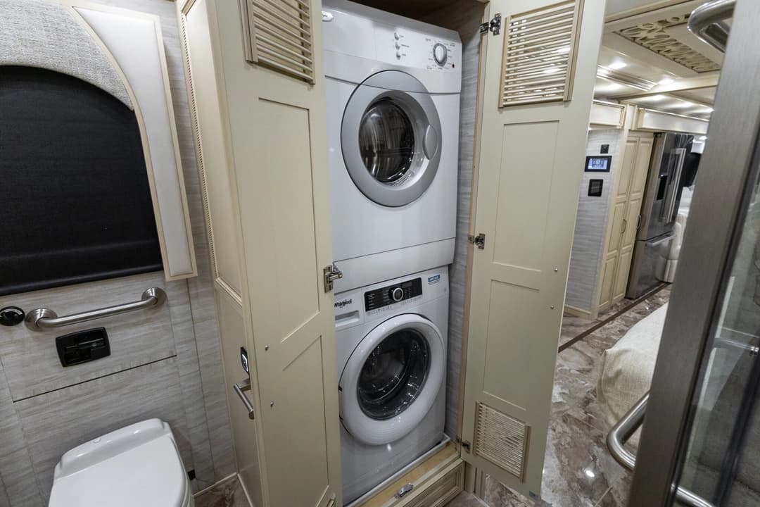 2023 Newmar Essex Motorhome - Image 31