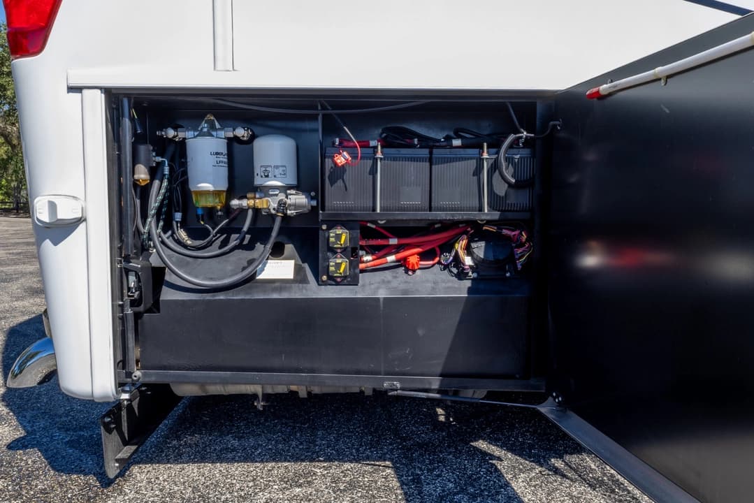2023 Newmar Essex Motorhome - Image 34