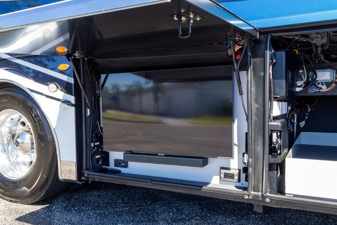 2023 Newmar Essex Motorhome - Image 36