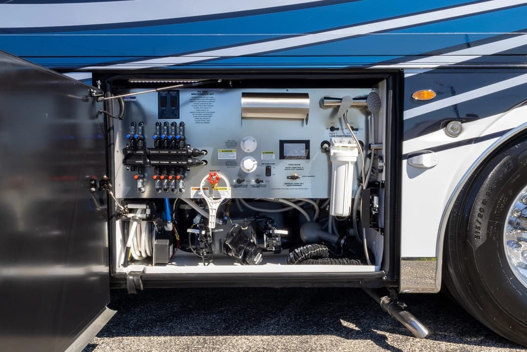 2023 Newmar Essex Motorhome - Image 47