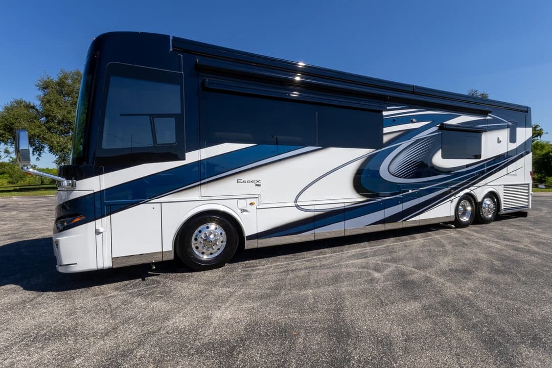 2023 Newmar Essex Motorhome - Image 10