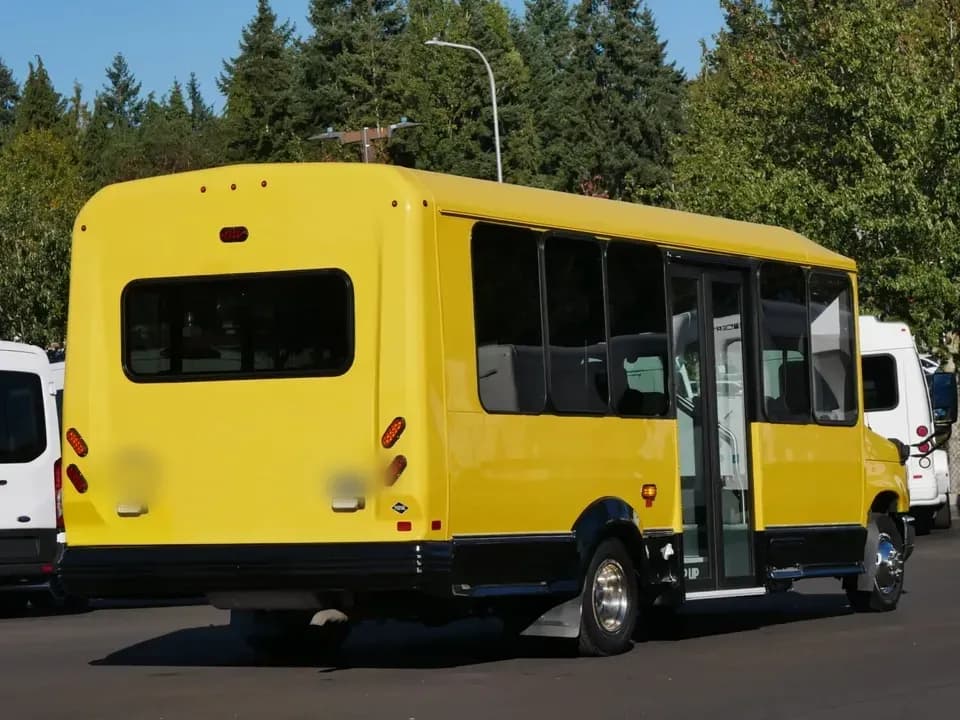 2019 ElDorado Aerotech Shuttle Bus - Image 3