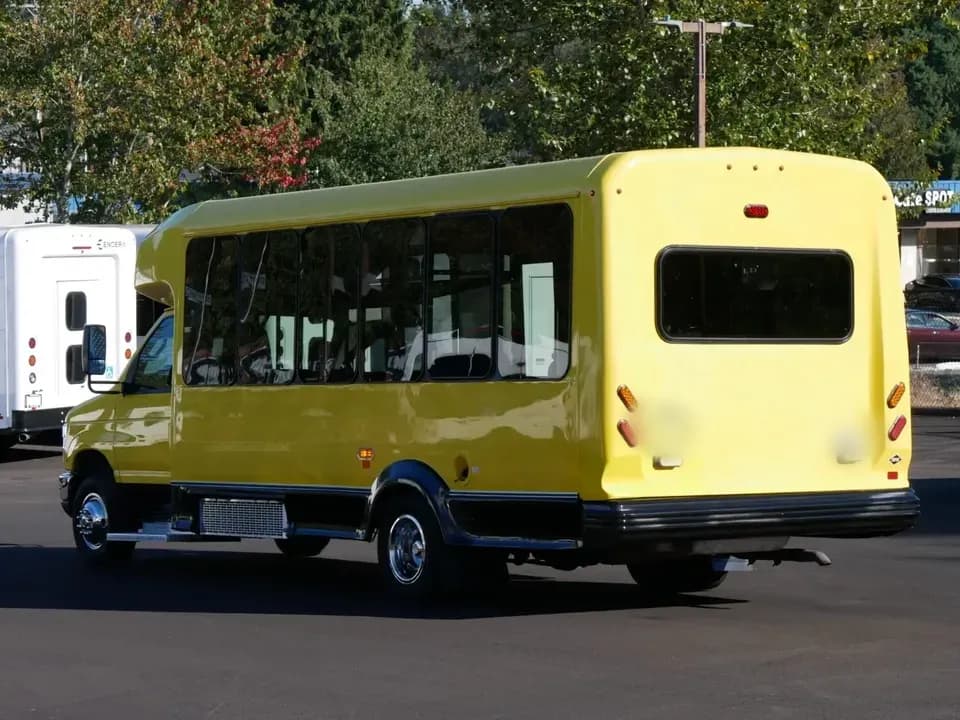 2019 ElDorado Aerotech Shuttle Bus - Image 4