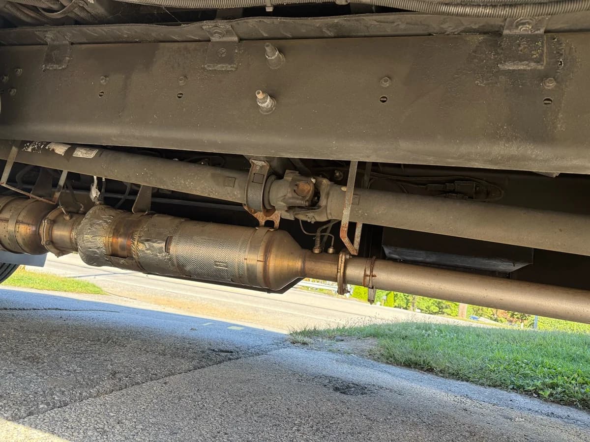 2017 Ford F-650 ADA 32P Diesel - Image 11
