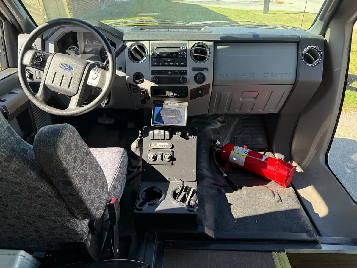 2017 Ford F-650 ADA 32P Diesel - Image 10