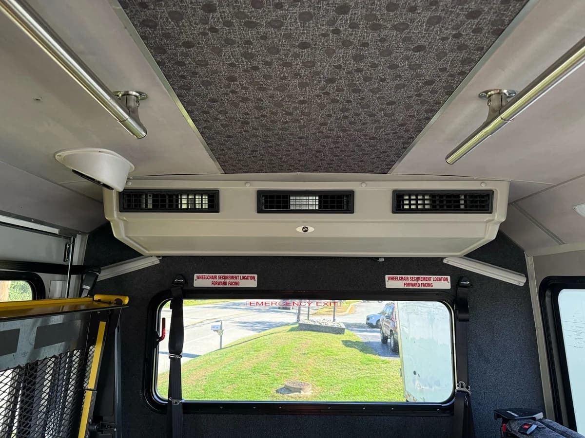 2017 Ford F-650 ADA 32P Diesel - Image 13