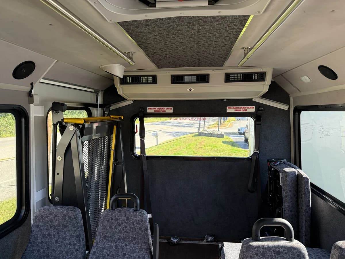 2017 Ford F-650 ADA 32P Diesel - Image 3