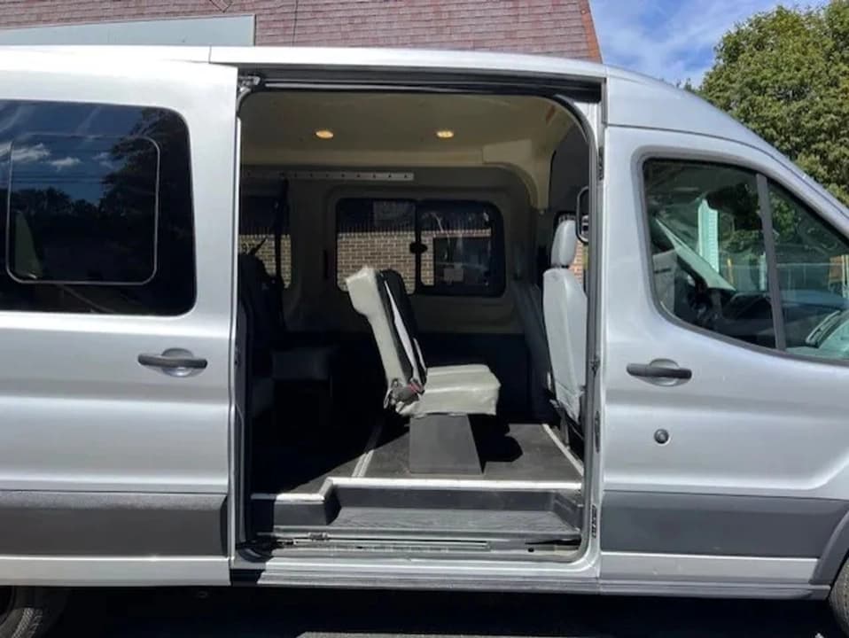 2015 Ford Transit 250 XL ADA Passenger Van - Image 10