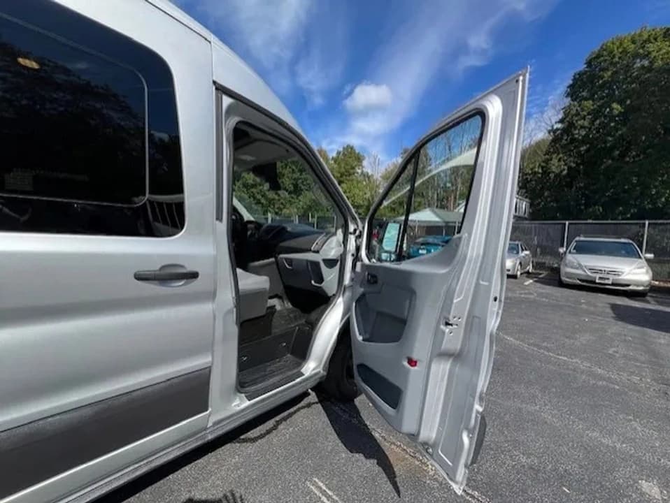 2015 Ford Transit 250 XL ADA Passenger Van - Image 11