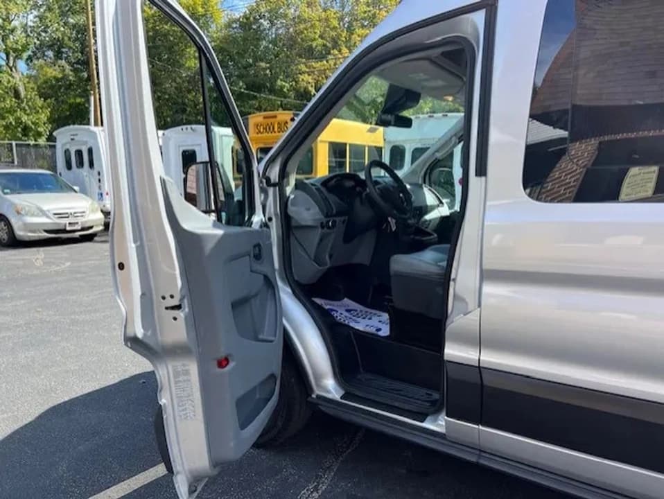 2015 Ford Transit 250 XL ADA Passenger Van - Image 12
