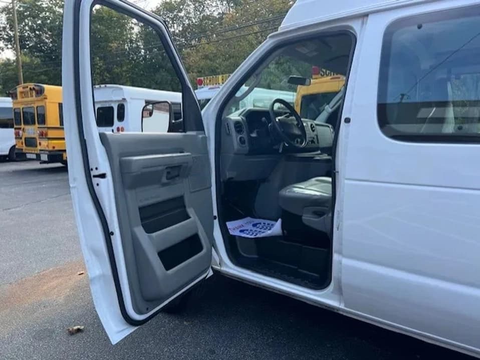 2014 Ford E250 ADA Passenger Van - Image 12