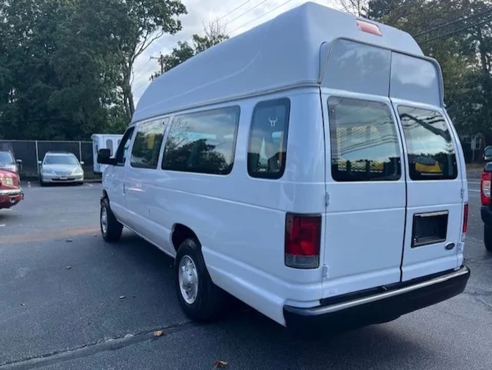 2014 Ford E250 ADA Passenger Van - Image 6