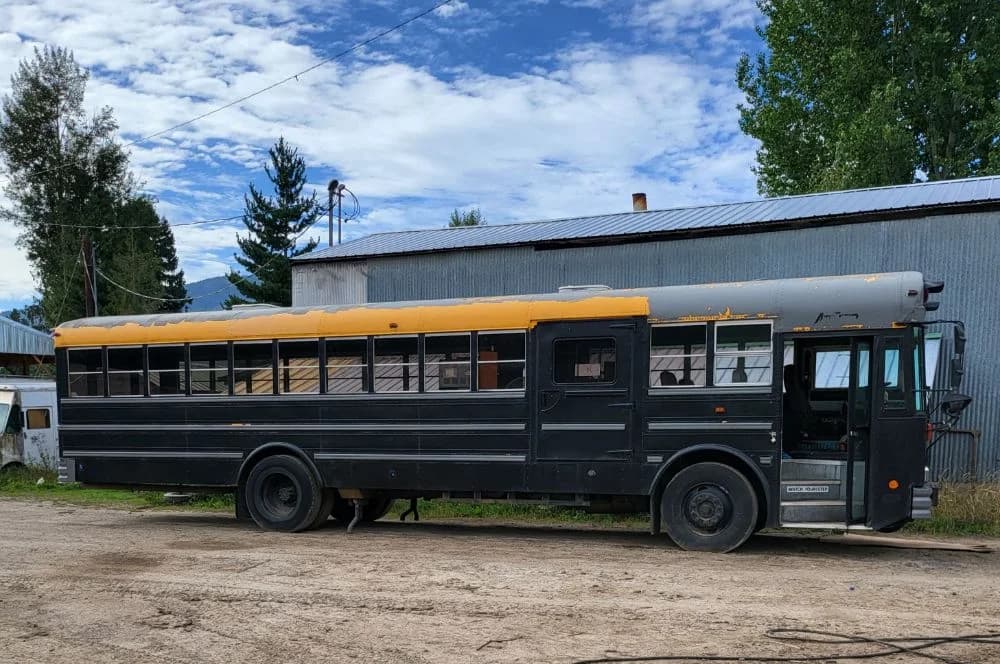 1998 International Amtran - Image 5