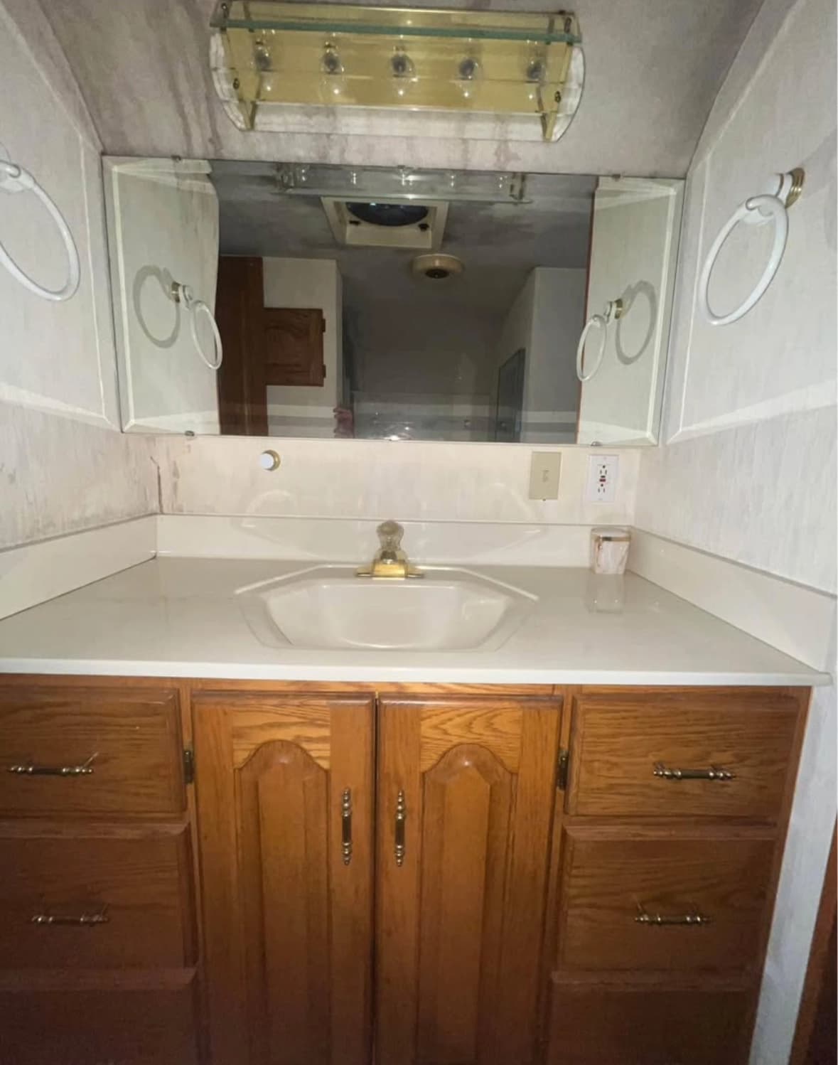 1977 MCI 8 Conversion/Specialty - Image 18