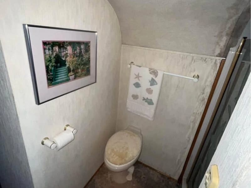 1977 MCI 8 Conversion/Specialty - Image 10