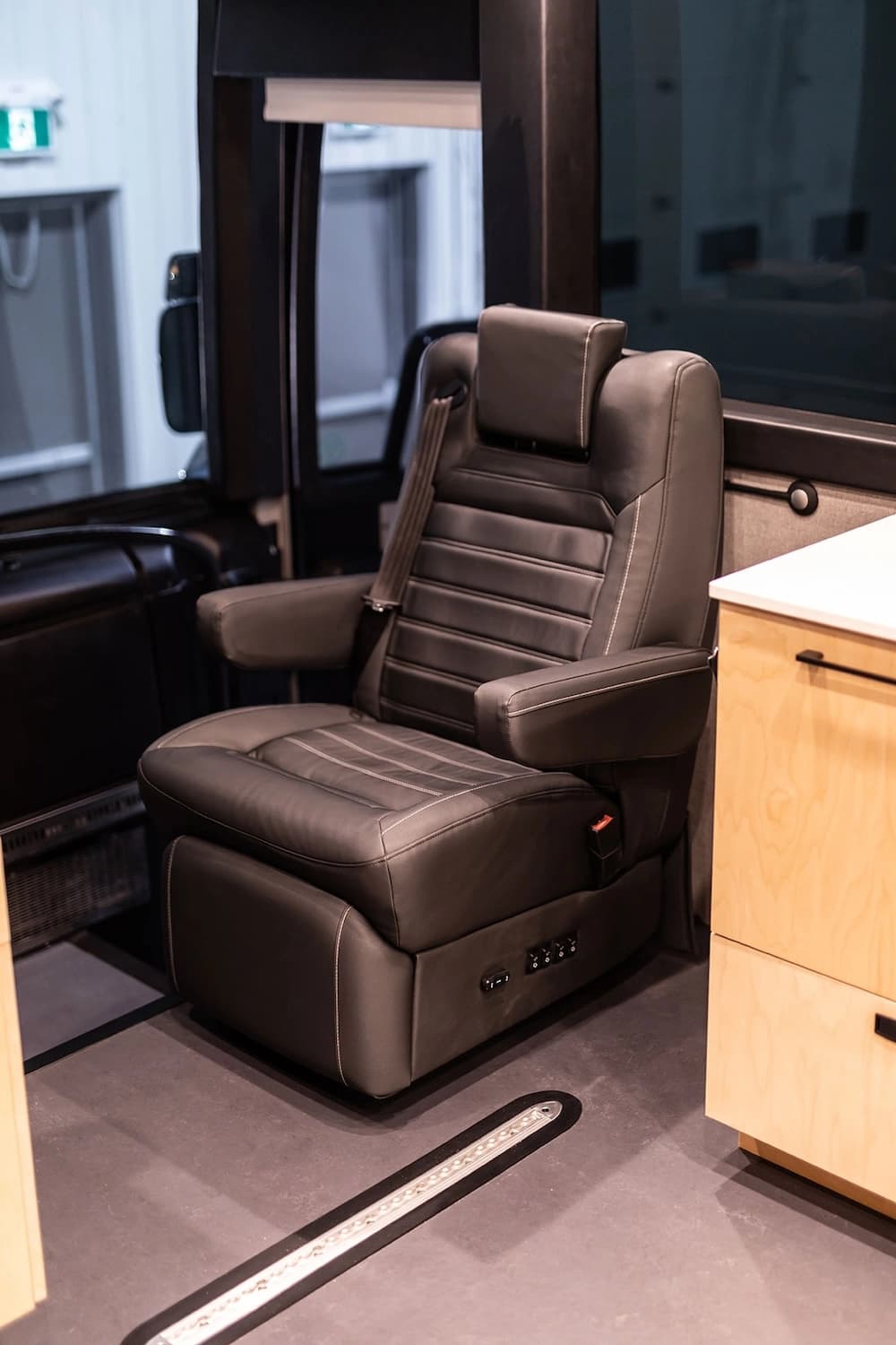 2023 Prevost Loki X3 Motorhome - Image 19