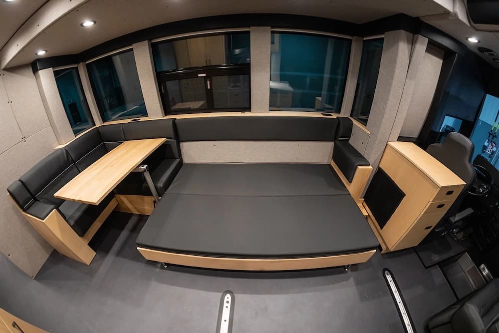 2023 Prevost Loki X3 Motorhome - Image 6