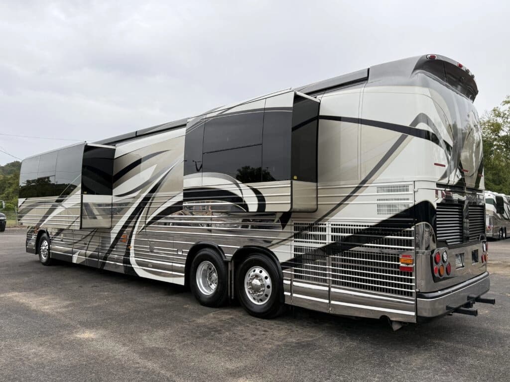 2007 Prevost XLII Motorhome - Image 3