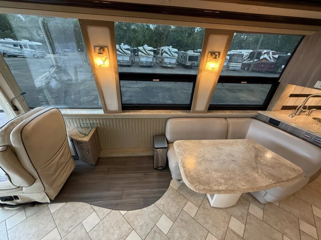 2007 Prevost XLII Motorhome - Image 12