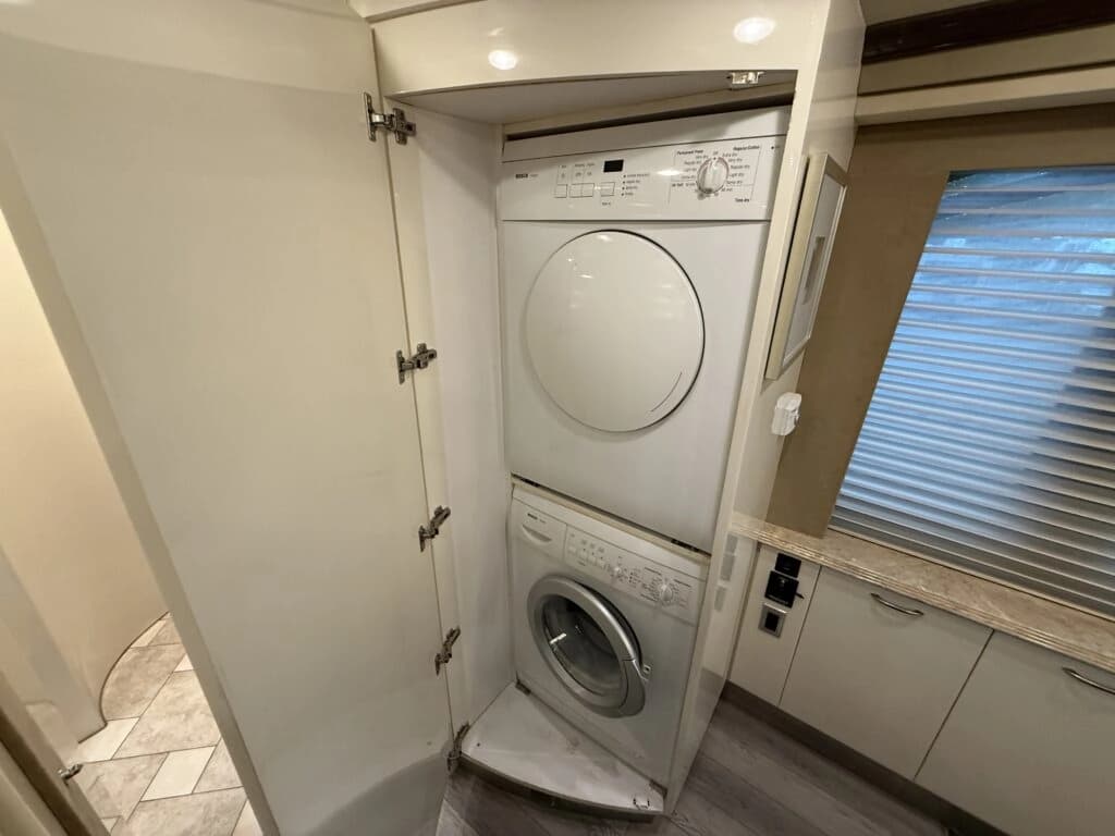 2007 Prevost XLII Motorhome - Image 23