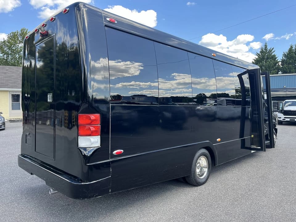 2014 Ford E450 Battisti Customs Limo Bus - Image 5