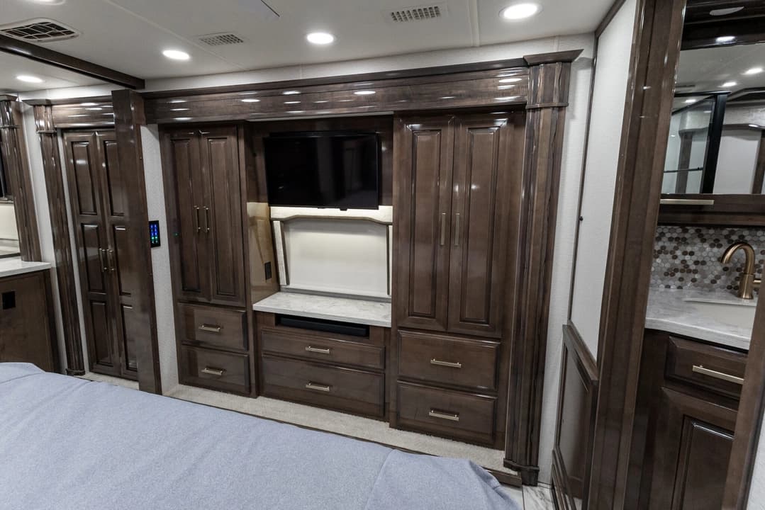 2022 Entegra Cornerstone 45B Motorhome - Image 27