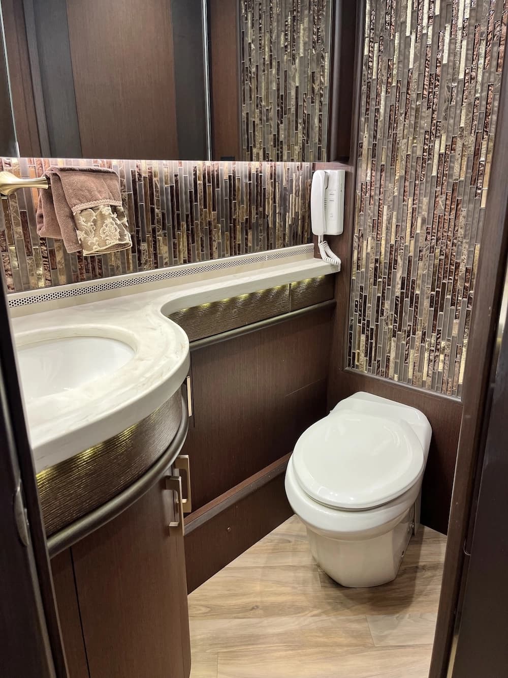 2017 Prevost Liberty Elegant Lady H3-45 Motorhome - Image 28