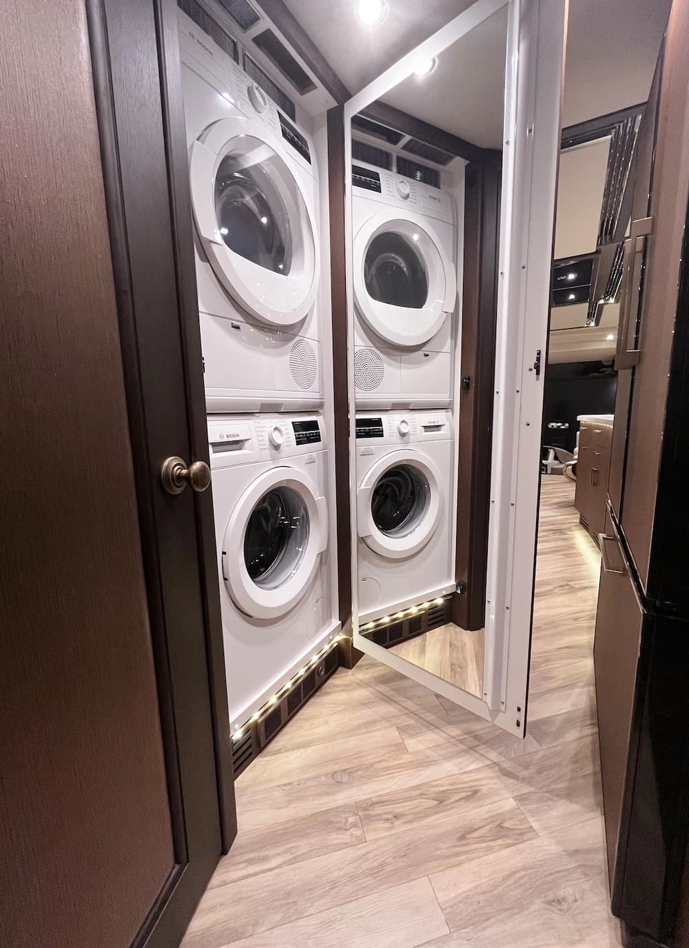 2017 Prevost Liberty Elegant Lady H3-45 Motorhome - Image 29