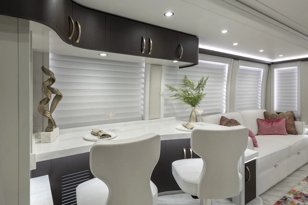 2022 Prevost Liberty Elegant Lady H3-45 Motorhome - Image 16