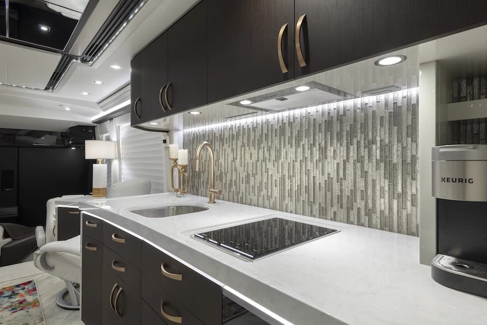 2022 Prevost Liberty Elegant Lady H3-45 Motorhome - Image 19