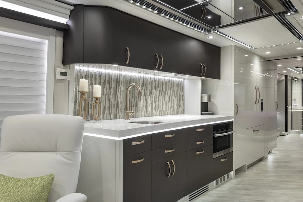 2022 Prevost Liberty Elegant Lady H3-45 Motorhome - Image 22