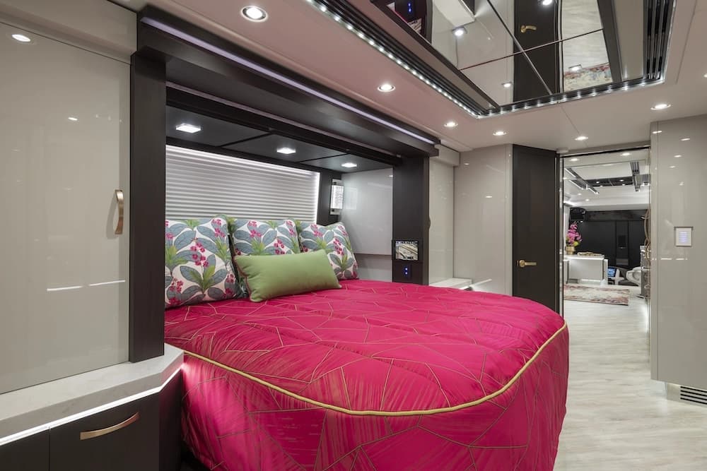 2022 Prevost Liberty Elegant Lady H3-45 Motorhome - Image 26