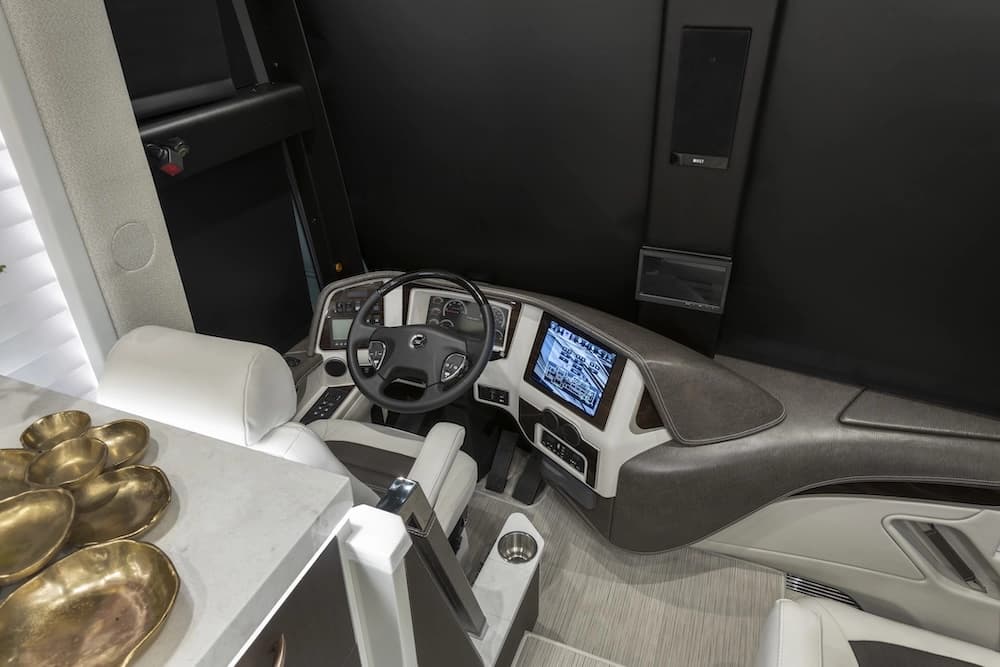 2022 Prevost Liberty Elegant Lady H3-45 Motorhome - Image 5