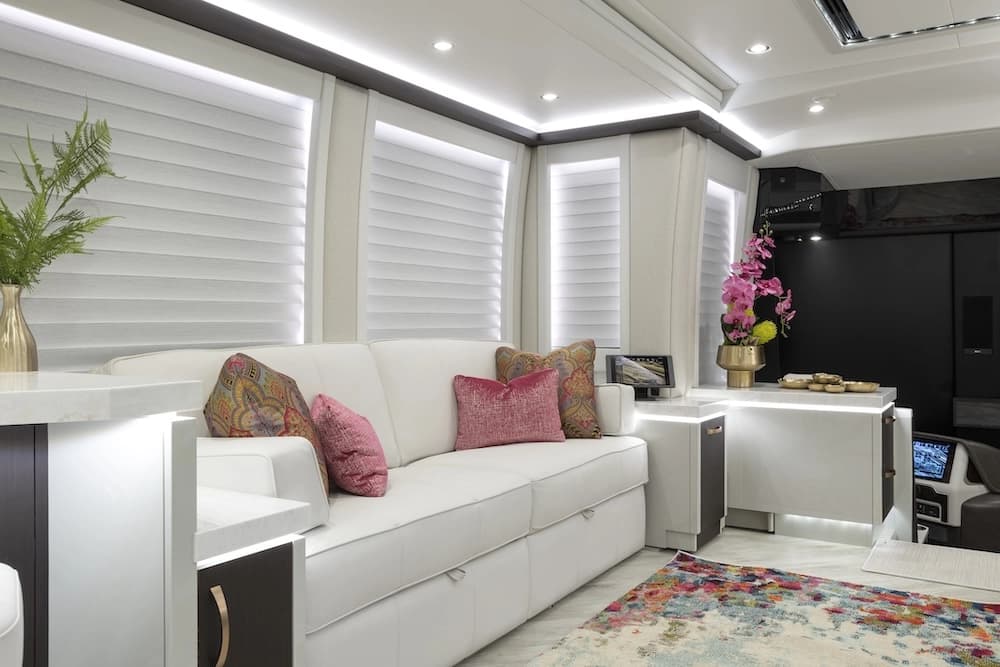 2022 Prevost Liberty Elegant Lady H3-45 Motorhome - Image 7