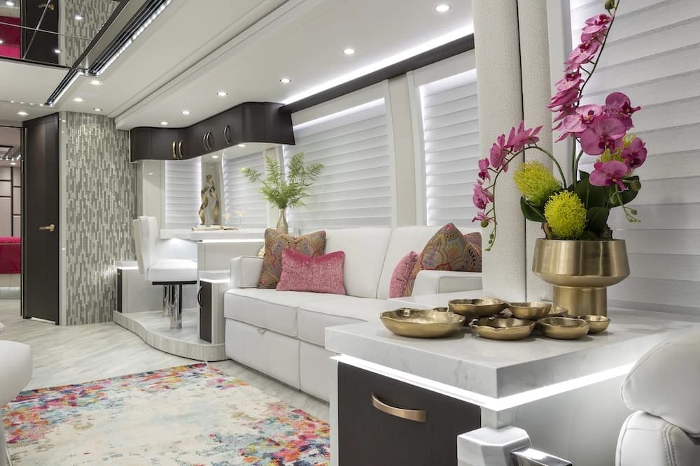 2022 Prevost Liberty Elegant Lady H3-45 Motorhome - Image 8