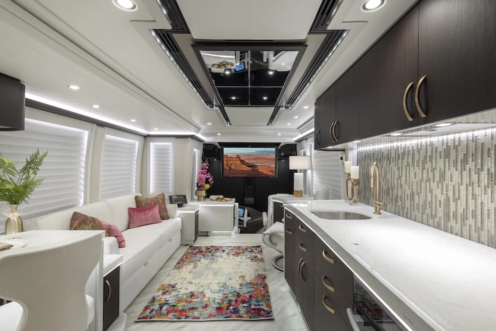 2022 Prevost Liberty Elegant Lady H3-45 Motorhome - Image 10