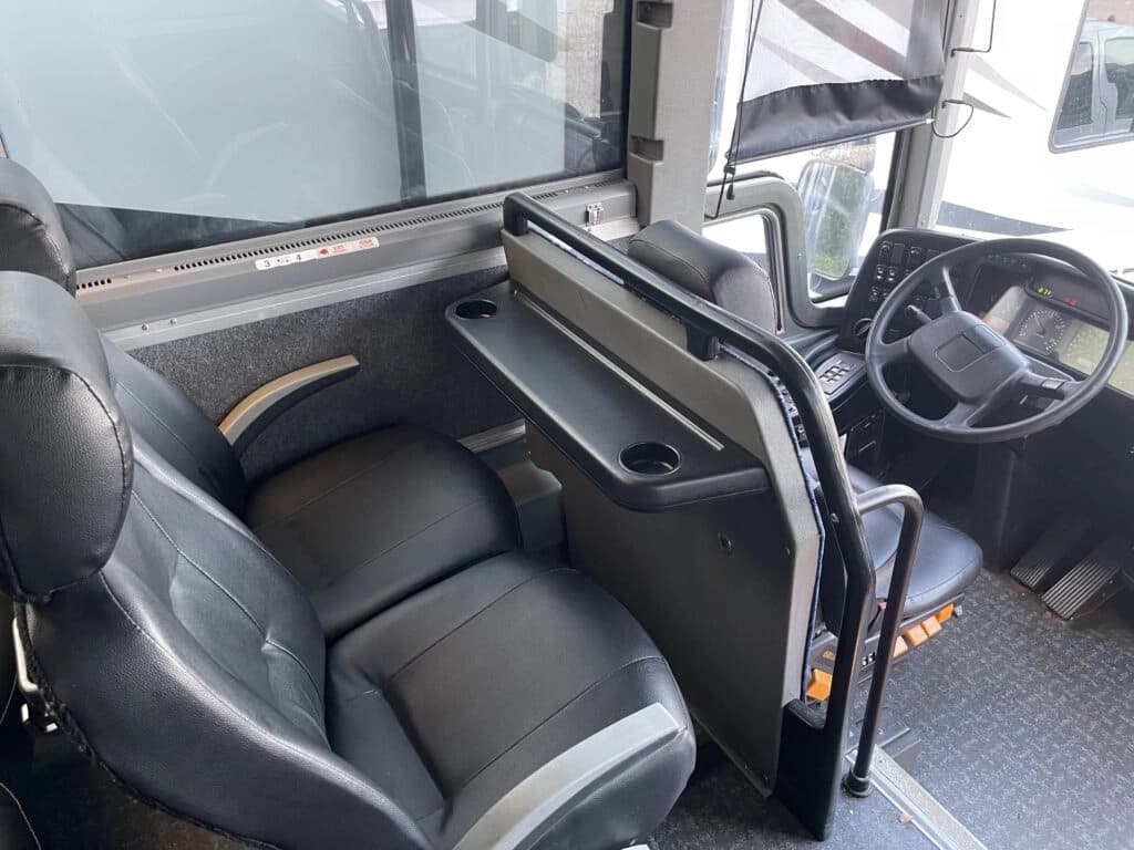 2007 Prevost X3 Coach Bus - Image 6