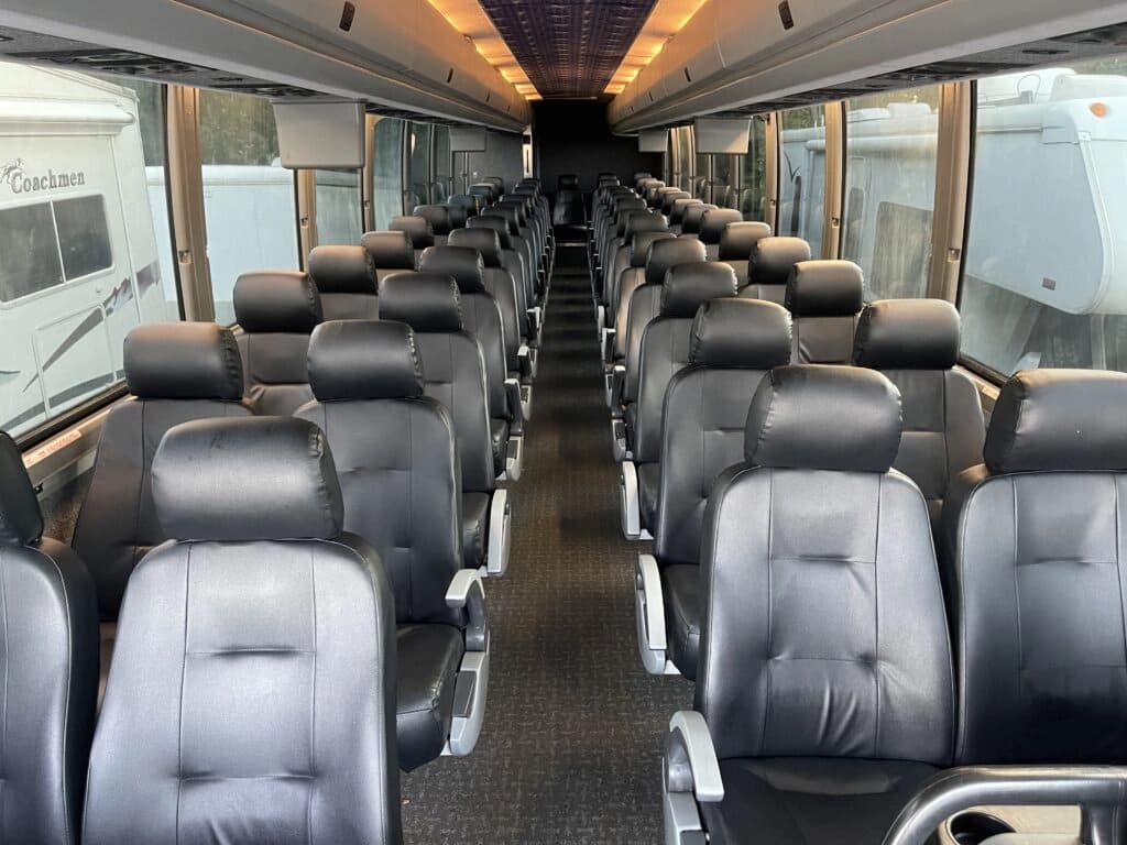 2007 Prevost X3 Coach Bus - Image 7