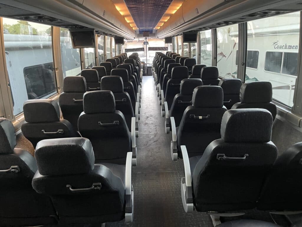 2007 Prevost X3 Coach Bus - Image 8