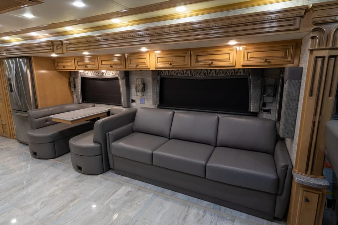 2018 Newmar Dutch Star Motorhome - Image 15