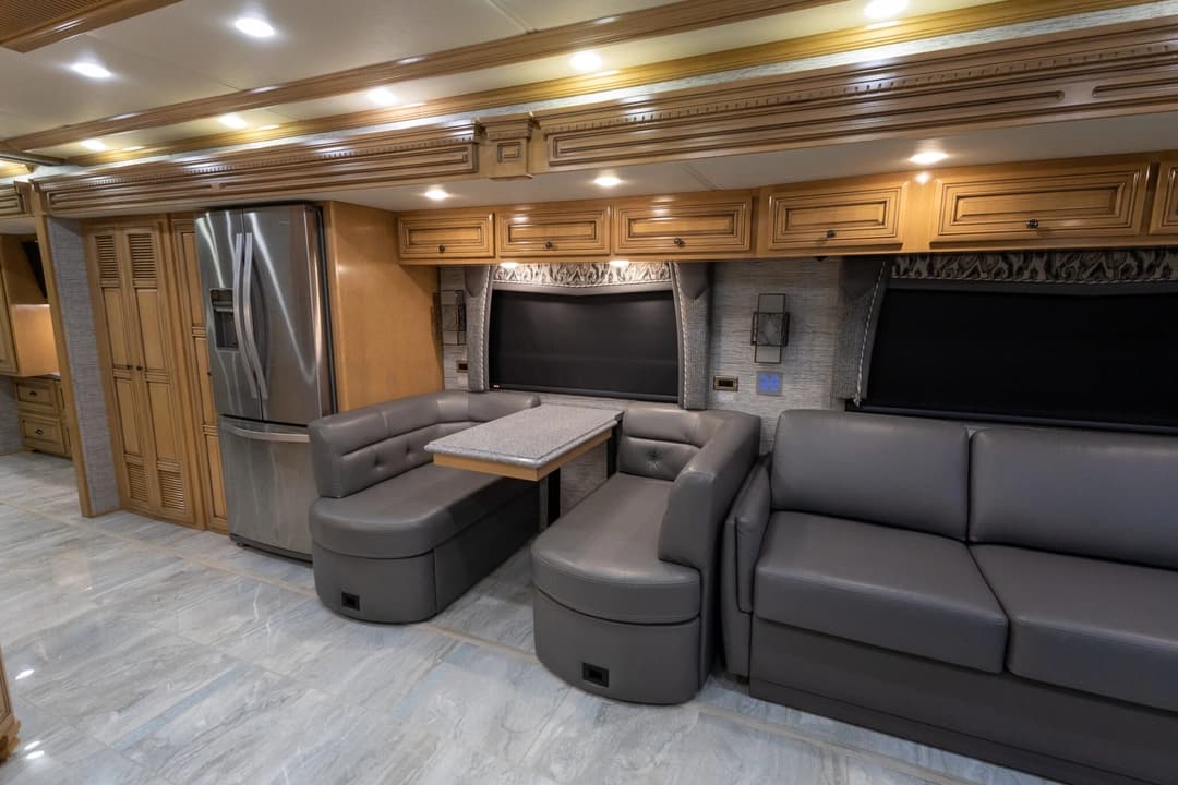 2018 Newmar Dutch Star Motorhome - Image 16