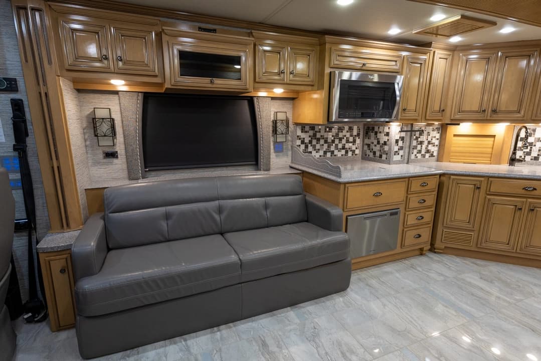 2018 Newmar Dutch Star Motorhome - Image 17