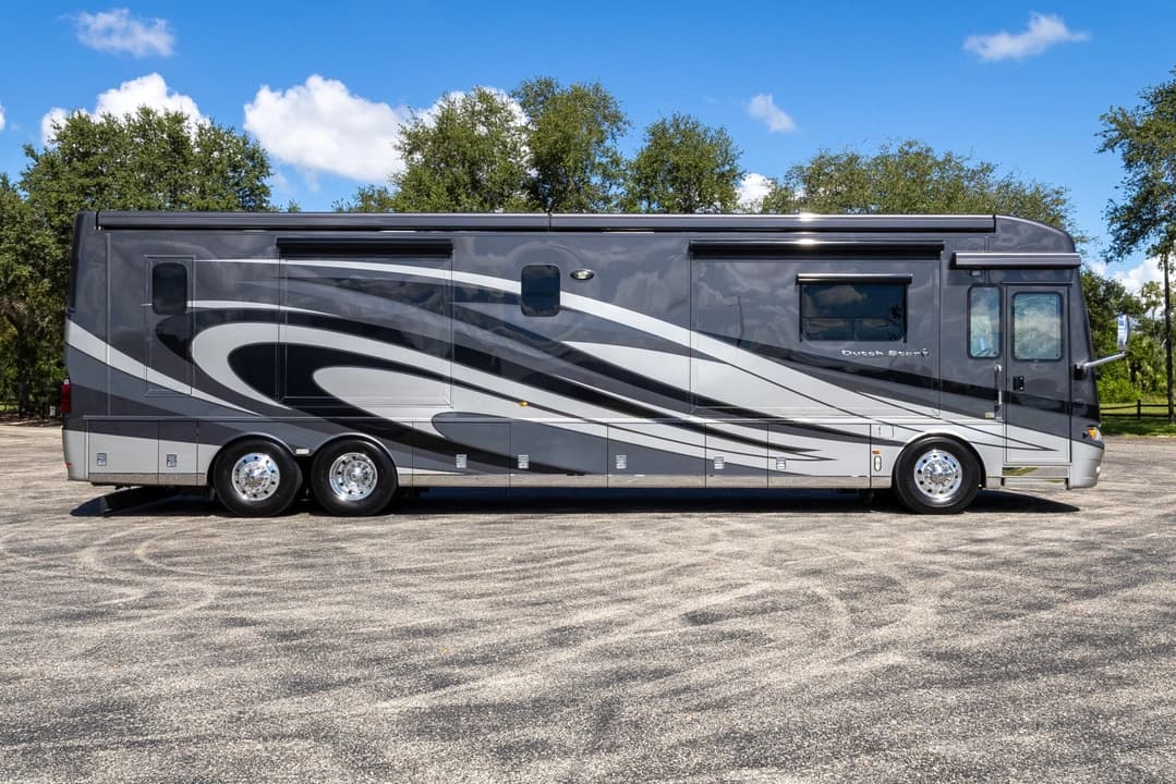 2018 Newmar Dutch Star Motorhome - Image 3