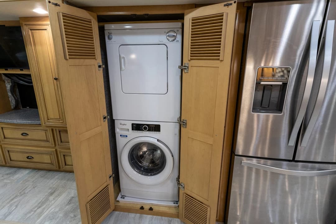 2018 Newmar Dutch Star Motorhome - Image 31