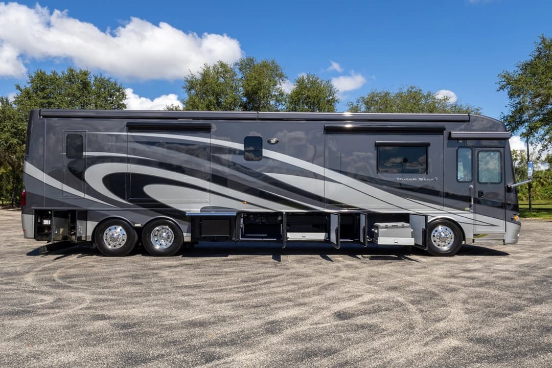 2018 Newmar Dutch Star Motorhome - Image 32