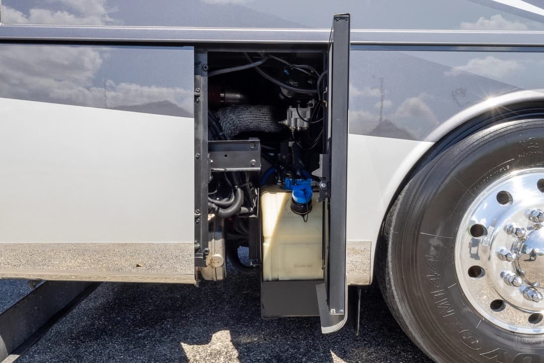 2018 Newmar Dutch Star Motorhome - Image 35