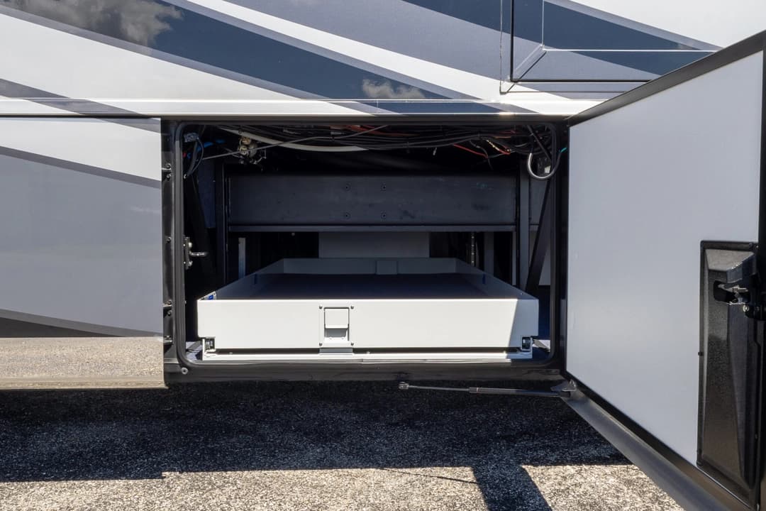 2018 Newmar Dutch Star Motorhome - Image 38