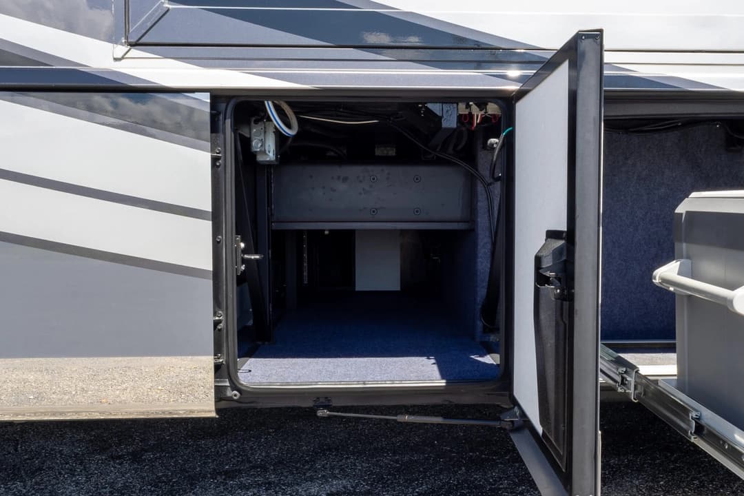2018 Newmar Dutch Star Motorhome - Image 39