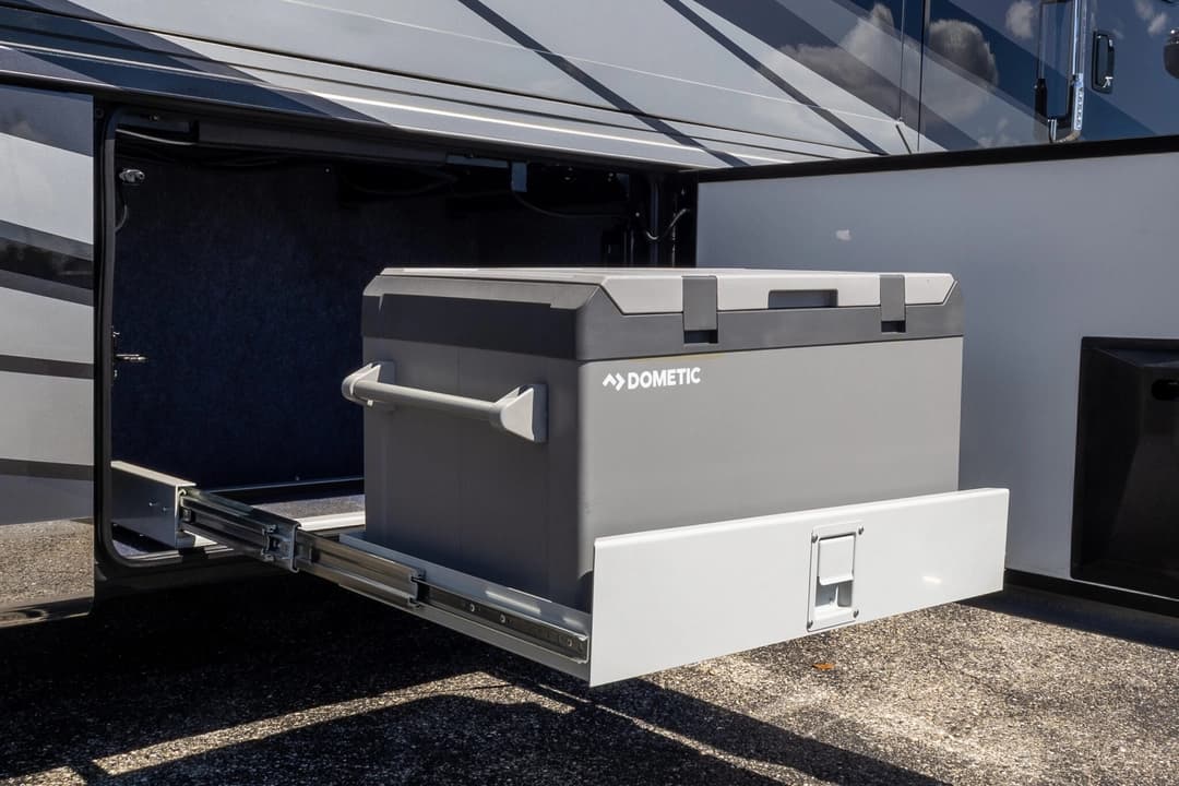 2018 Newmar Dutch Star Motorhome - Image 40